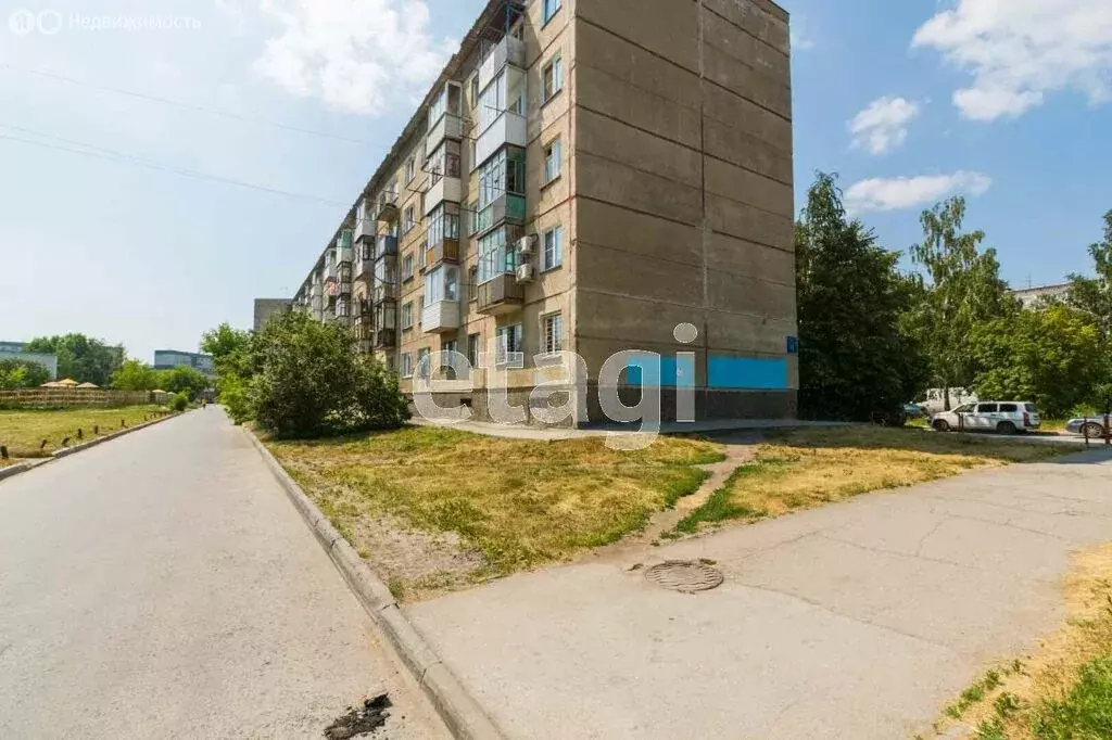 3-комнатная квартира: Новосибирск, улица 9-й Гвардейской Дивизии, 11 ... - Фото 0