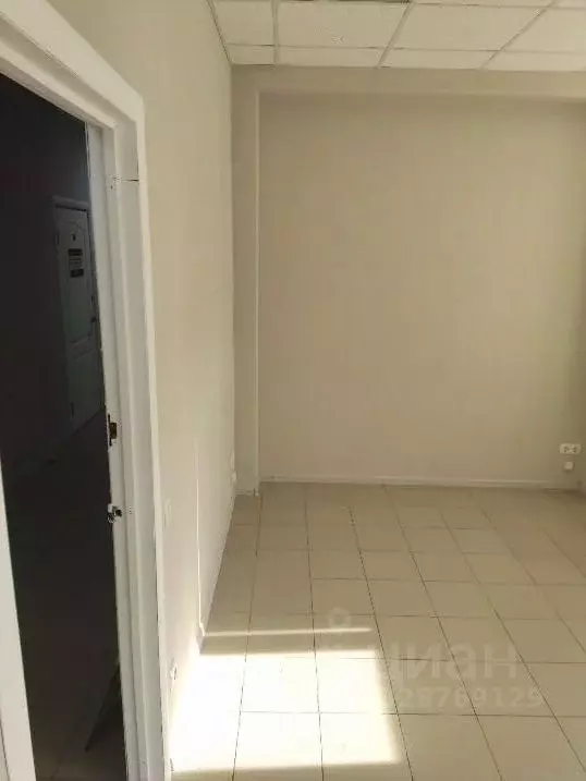 Помещение свободного назначения в Крым, Симферополь ул. Героев ... - Фото 2