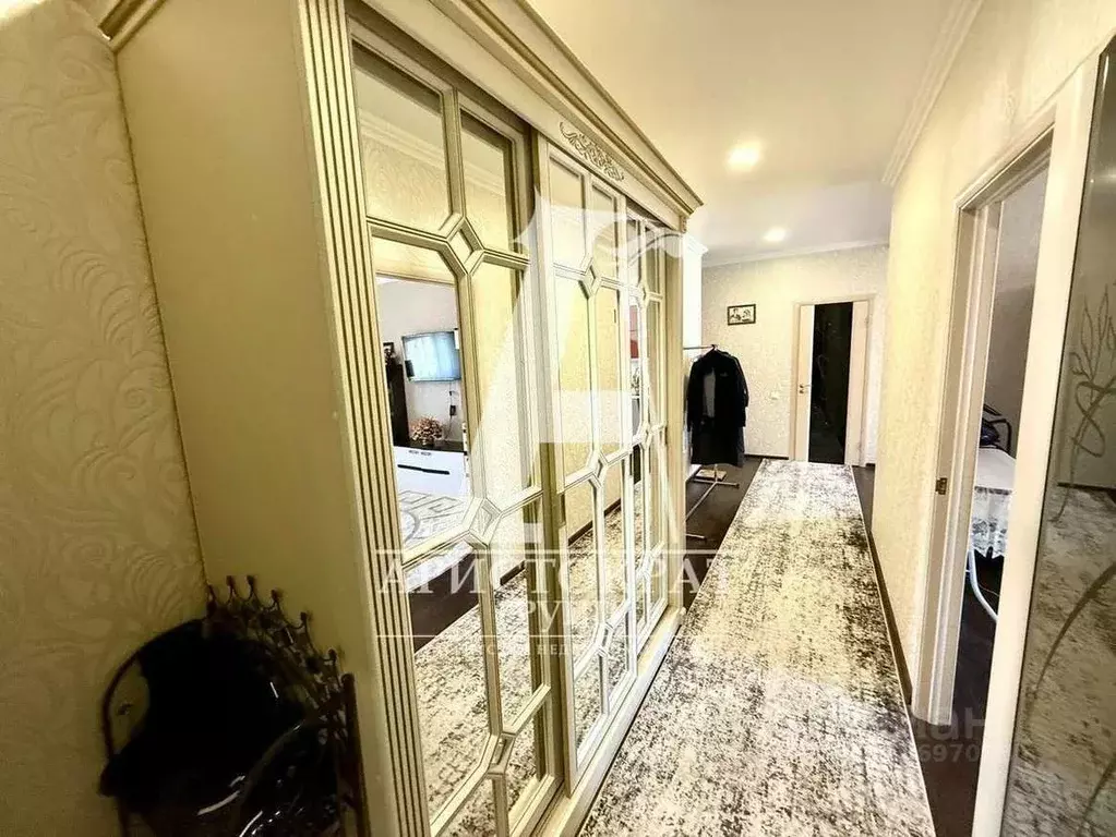 2-к кв. Ставропольский край, Ессентуки Никольская ул., 15А (80.0 м) - Фото 0