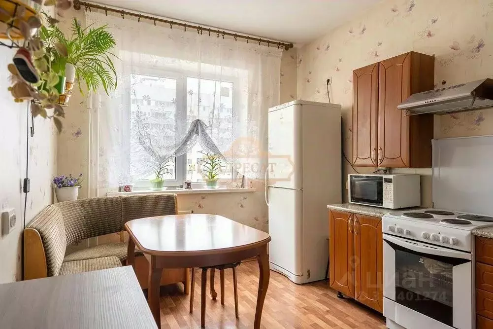 3-к кв. Санкт-Петербург ул. Оптиков, 49к2 (77.5 м) - Фото 0