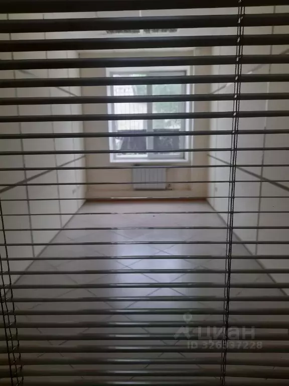 Помещение свободного назначения в Тюменская область, Ишим ул. Карла ... - Фото 1