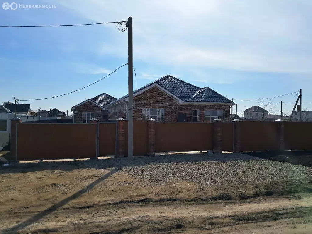 Дом в Каменск-Шахтинский, улица Ворошилова, 13 (120 м) - Фото 0