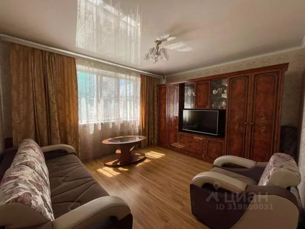 2-к кв. Хакасия, Абакан ул. Кирова, 107к1 (56.3 м) - Фото 0