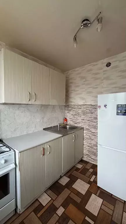 1-к. квартира, 33 м, 4/10 эт. - Фото 0