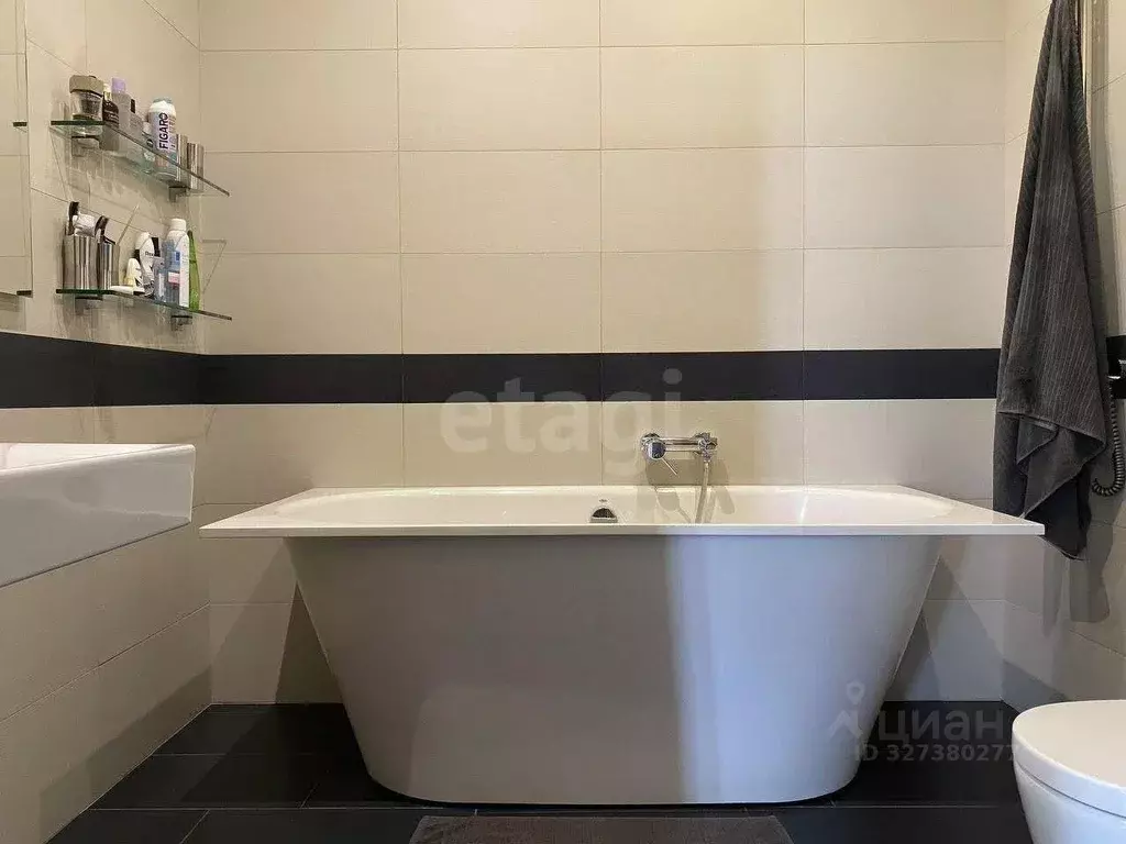 2-к кв. Ростовская область, Аксай ул. Платова, 72В (72.0 м) - Фото 1