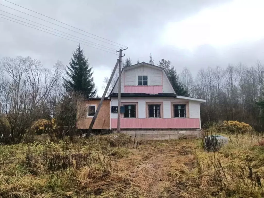 Дом в Ленинградская область, Лужский район, Толмачевское городское ... - Фото 1