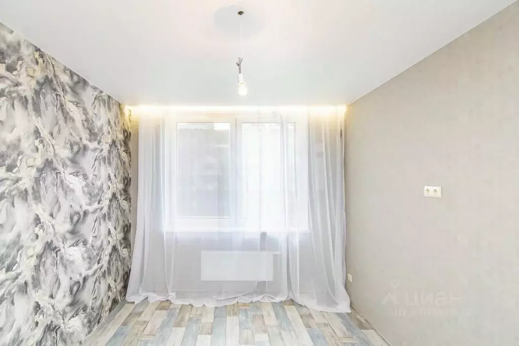 2-к кв. Тюменская область, Тюмень Харьковская ул., 72Б (70.3 м) - Фото 1