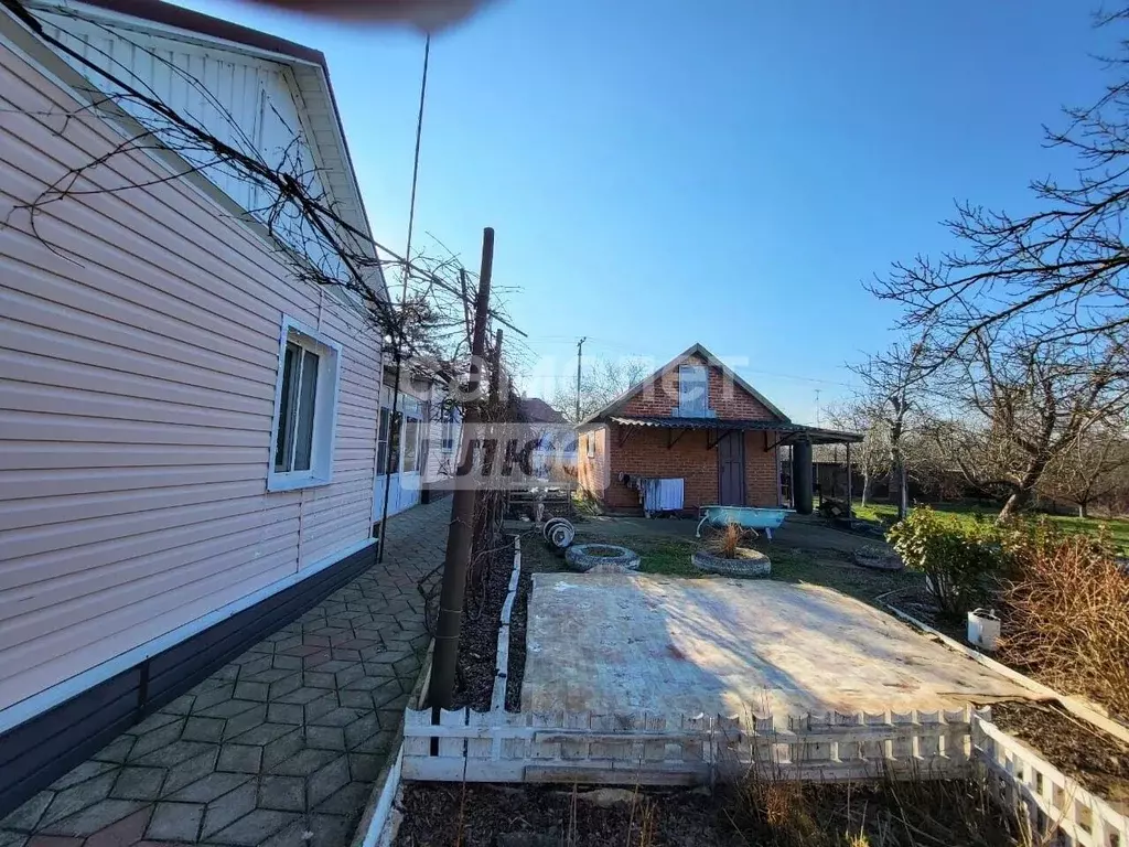 Дом в Краснодарский край, Абинский район, Ахтырское городское ... - Фото 1