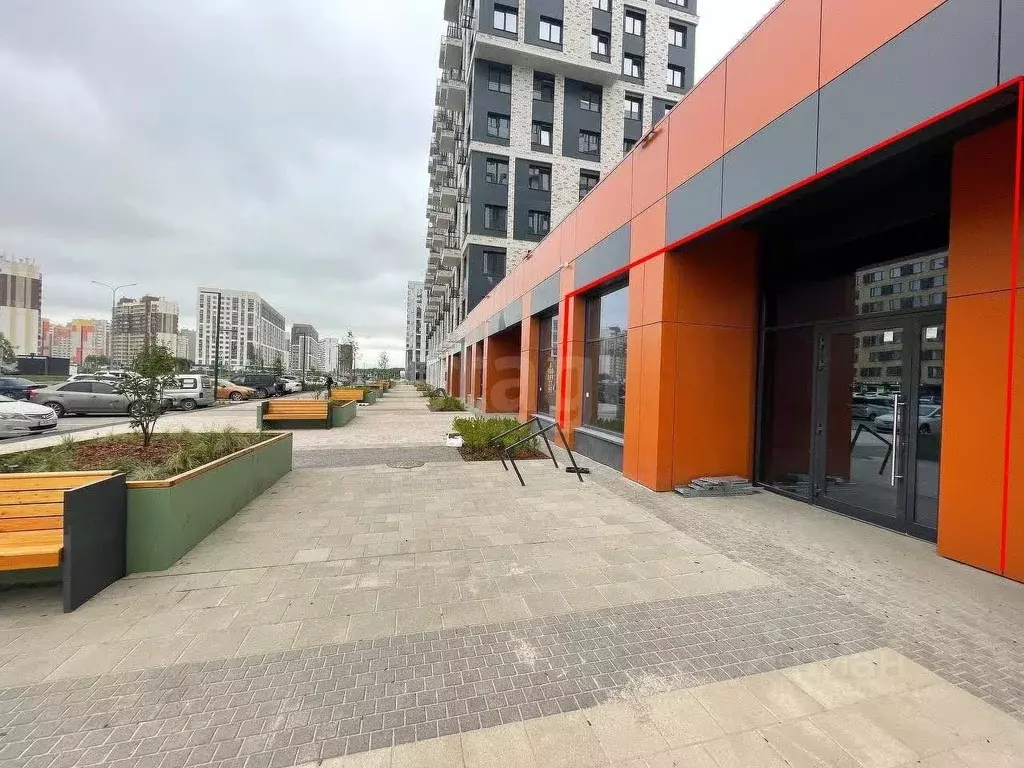 Помещение свободного назначения в Тюменская область, Тюмень ул. Андрея ... - Фото 1