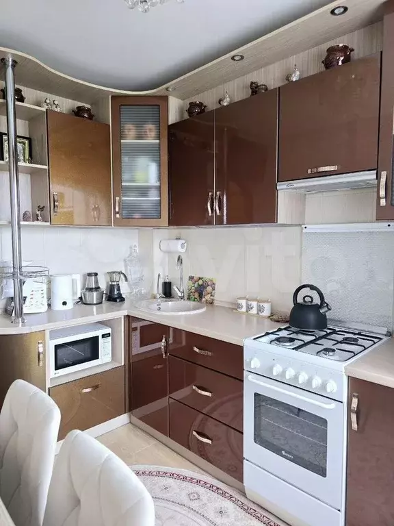 3-к. квартира, 63 м, 6/9 эт. - Фото 0