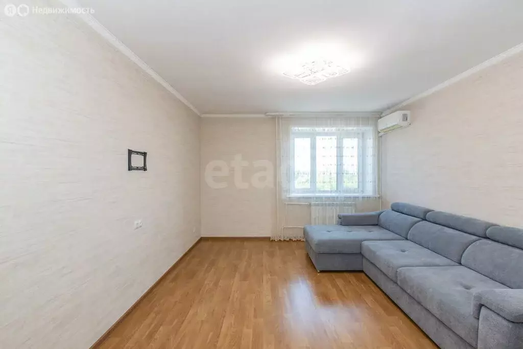 2-комнатная квартира: Омск, 27-я Северная улица, 44/2 (68 м) - Фото 0