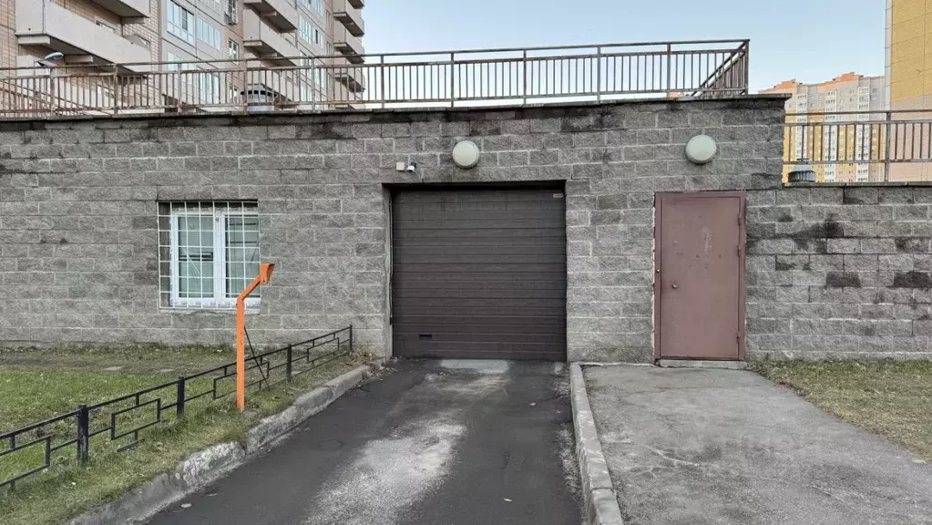 Гараж в Санкт-Петербург Парашютная ул., 56к5 (13 м) - Фото 0