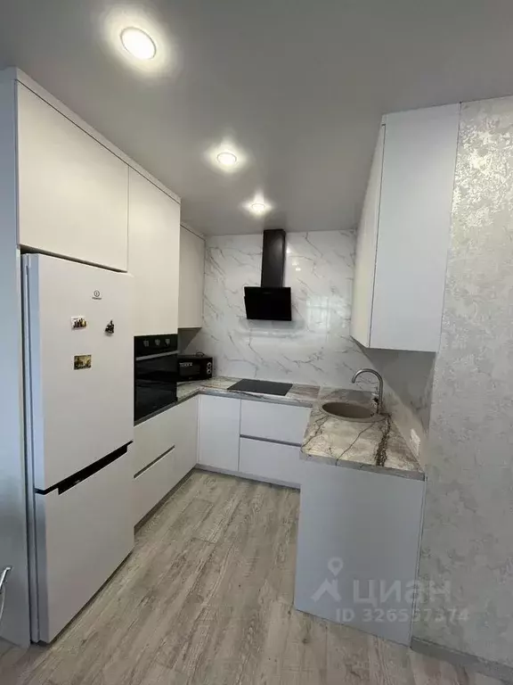 1-к кв. Тюменская область, Тюмень ул. Ю.-Р.Г. Эрвье, 38 (44.0 м) - Фото 0