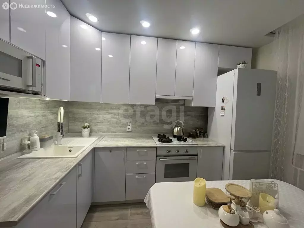 3-комнатная квартира: Усинск, улица Ленина, 11 (60.5 м) - Фото 1