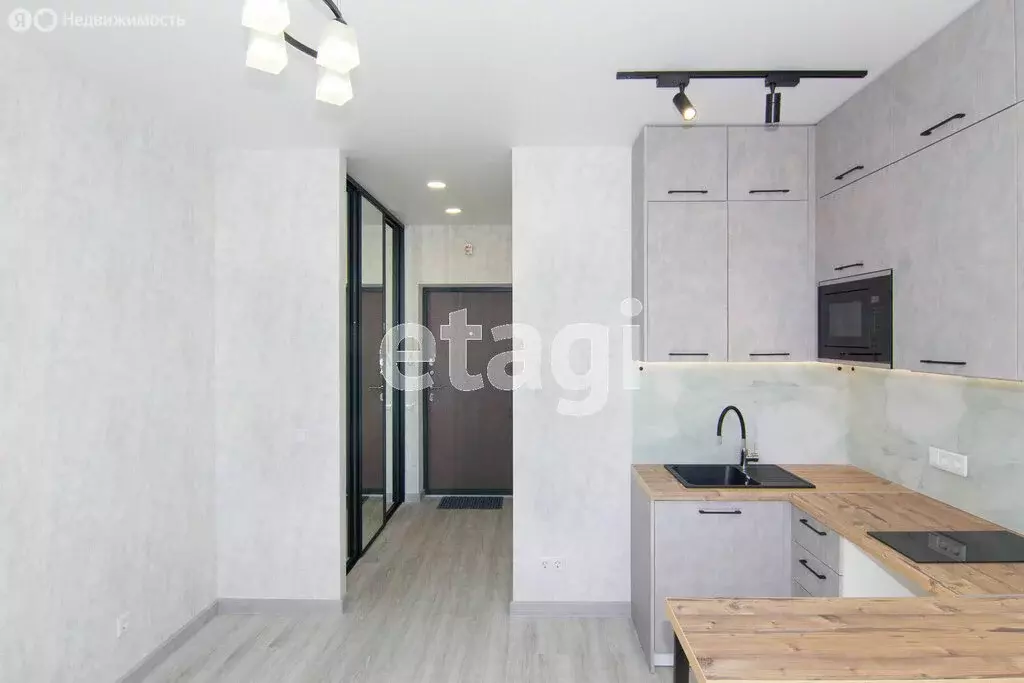 Квартира-студия: Тюмень, улица Тимофея Чаркова, 83 (20.4 м) - Фото 2