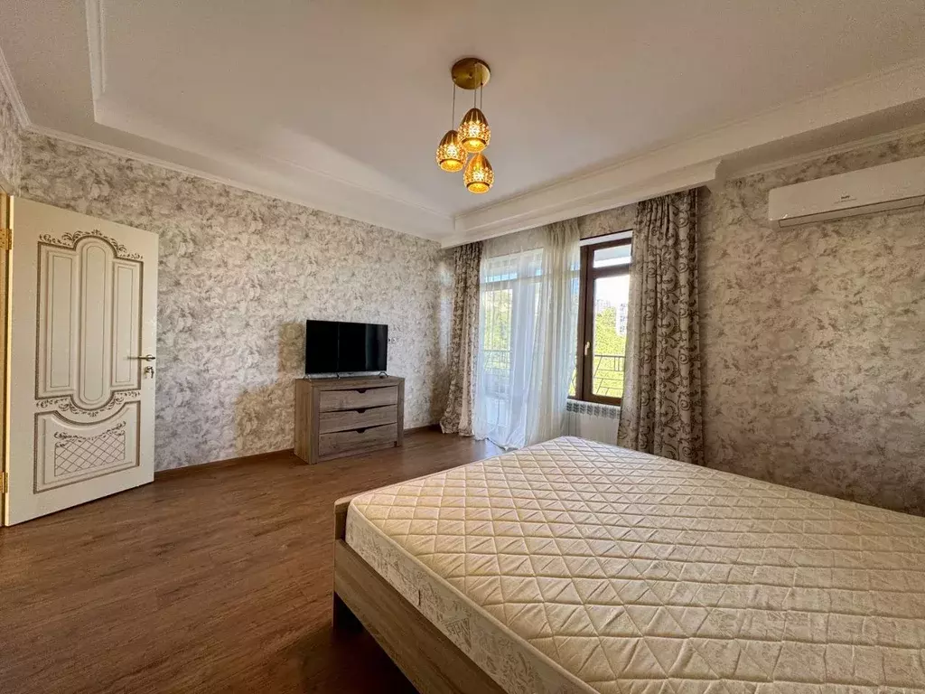 3-к кв. Крым, Ялта ул. Большевистская, 19 (100.0 м) - Фото 1