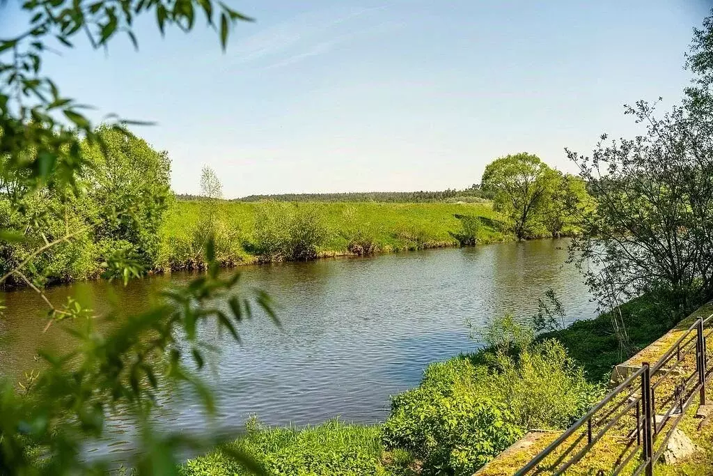 Участок в Московская область, Красногорск городской округ, с. ... - Фото 1