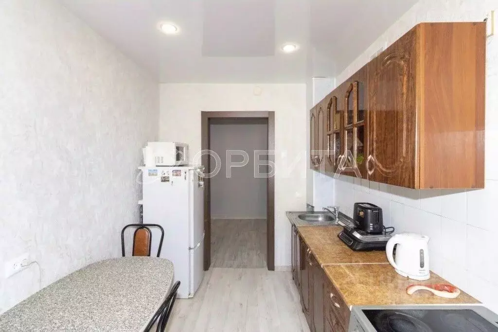 2-к кв. Тюменская область, Тюмень ул. Баумана, 111 (50.0 м) - Фото 2
