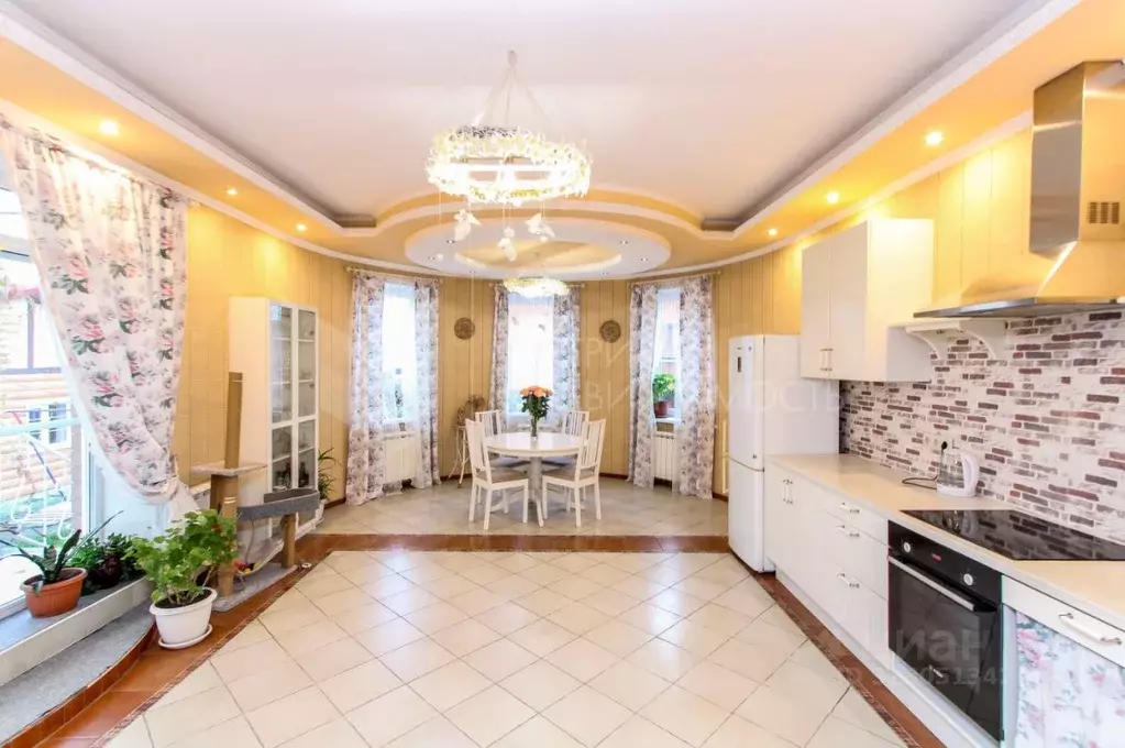 Коттедж в Тюменская область, Тюмень ул. Армизонская, 30 (204 м) - Фото 1