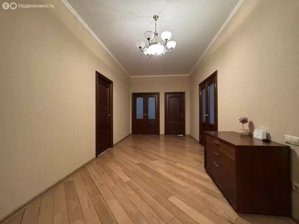 4-комнатная квартира: Казань, улица Айвазовского, 3 (150 м) - Фото 1