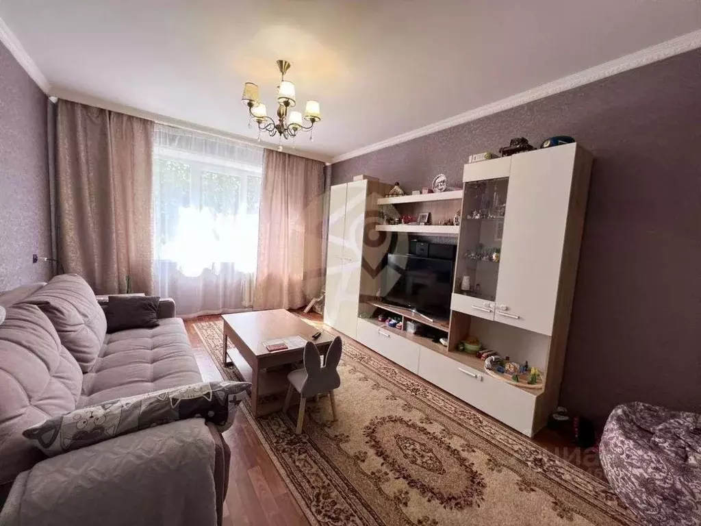 3-к кв. Белгородская область, Старый Оскол Южный мкр, 3 (63.05 м) - Фото 0