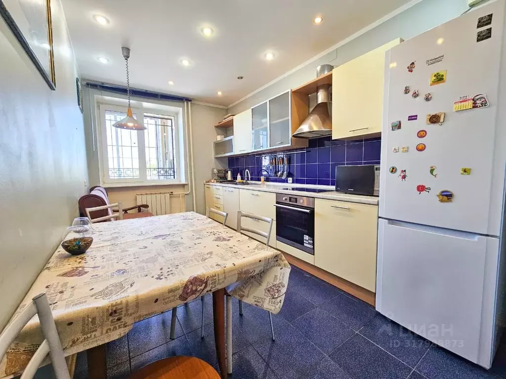 3-к кв. Иркутская область, Иркутск ул. Красноказачья, 127 (75.0 м) - Фото 1