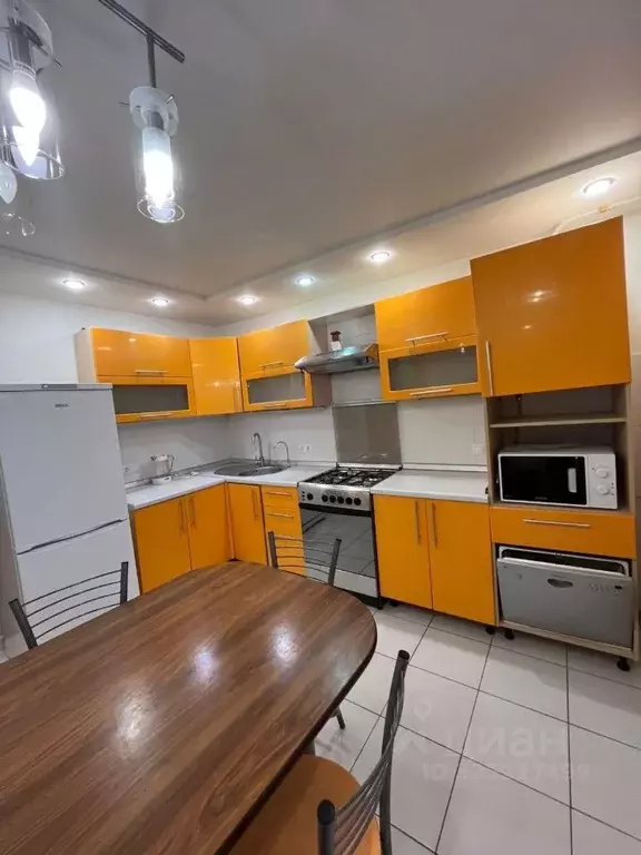 3-к кв. Татарстан, Альметьевск ул. Шевченко, 142 (100.0 м) - Фото 1