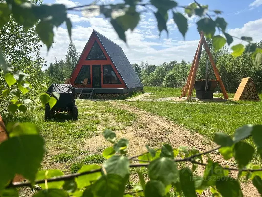 Дом в Новгородская область, Новгородский район, Ракомское с/пос, д. ... - Фото 0