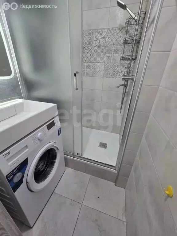 3-комнатная квартира: Тобольск, 8-й микрорайон, 28 (73.9 м) - Фото 2