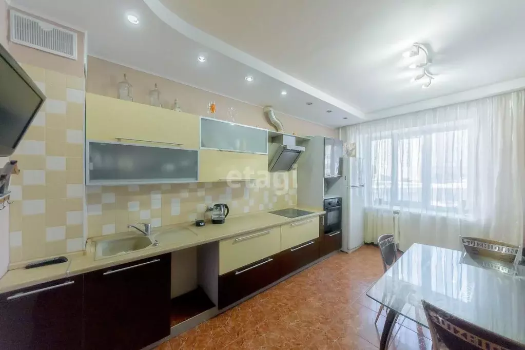 2-к кв. Тюменская область, Тюмень ул. Мельникайте, 125а (71.6 м) - Фото 1