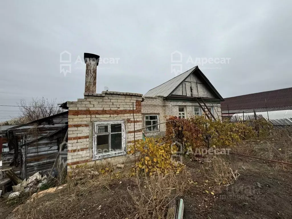 Дом в Волгоградская область, Волгоград пос. Сакко и Ванцетти, ул. ... - Фото 1