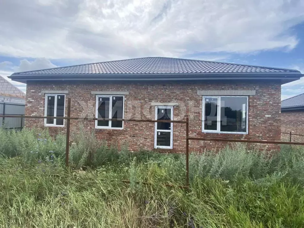 Дом в Ростовская область, Шахты ул. Смидовича (140 м) - Фото 1