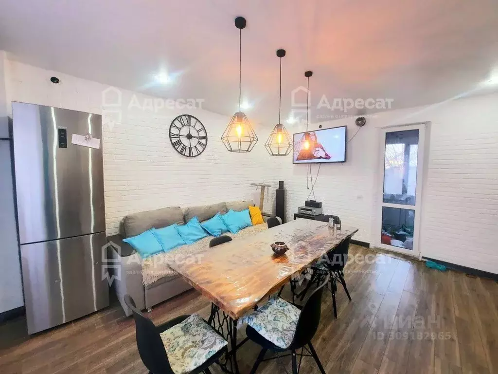 Дом в Волгоградская область, Волгоград Астраханская ул. (140 м) - Фото 1