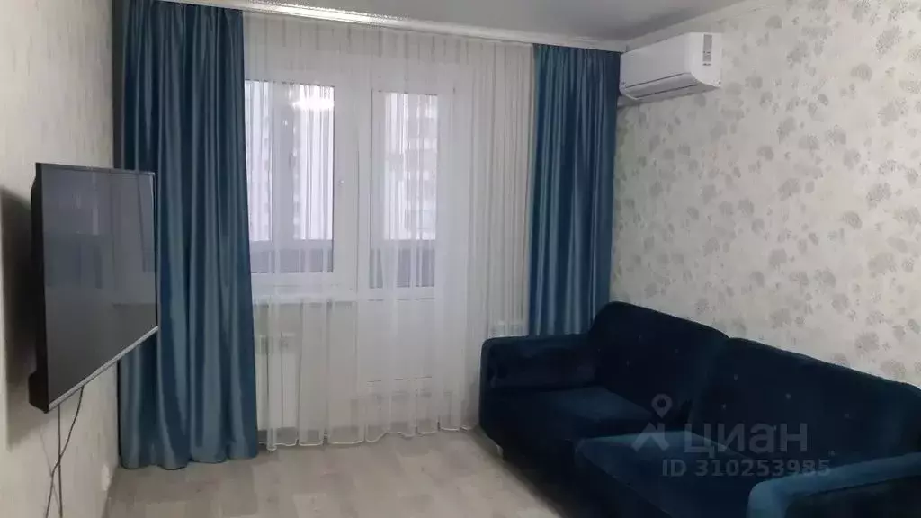 2-к кв. Курская область, Курск просп. Вячеслава Клыкова, 51 (56.0 м) - Фото 0