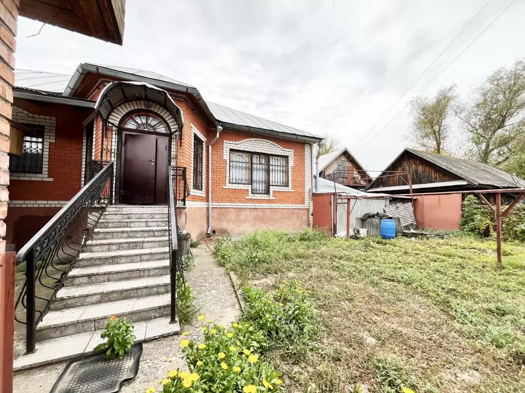 Дом в Саратовская область, Энгельс Короткий проезд (183 м) - Фото 1