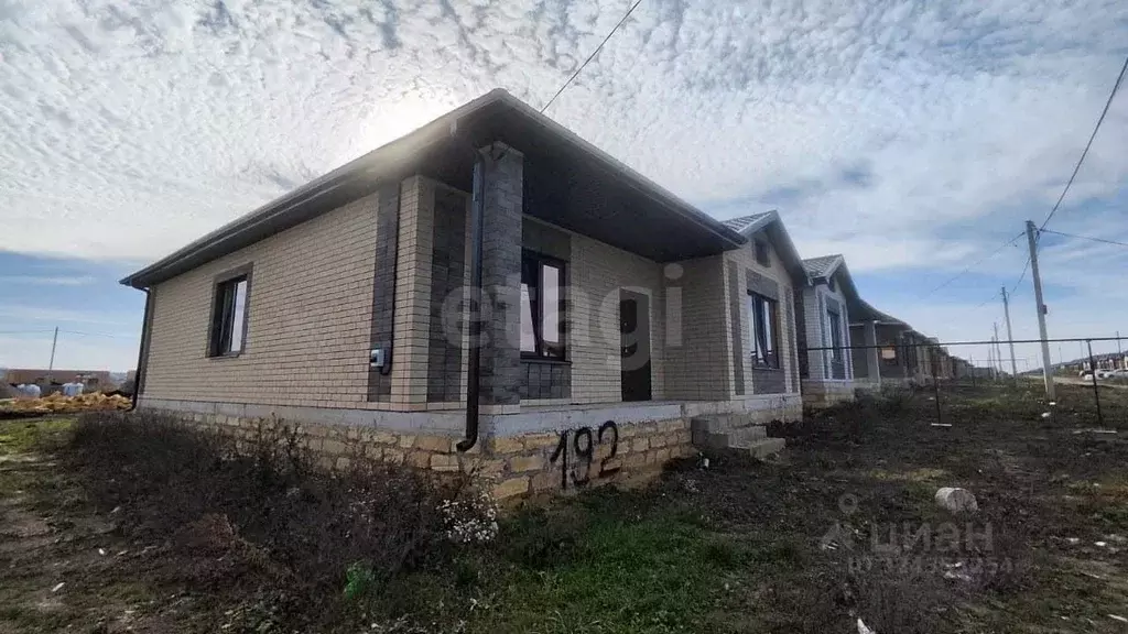 Дом в Ставропольский край, Михайловск Шпаковский район, ул. Андрея ... - Фото 1