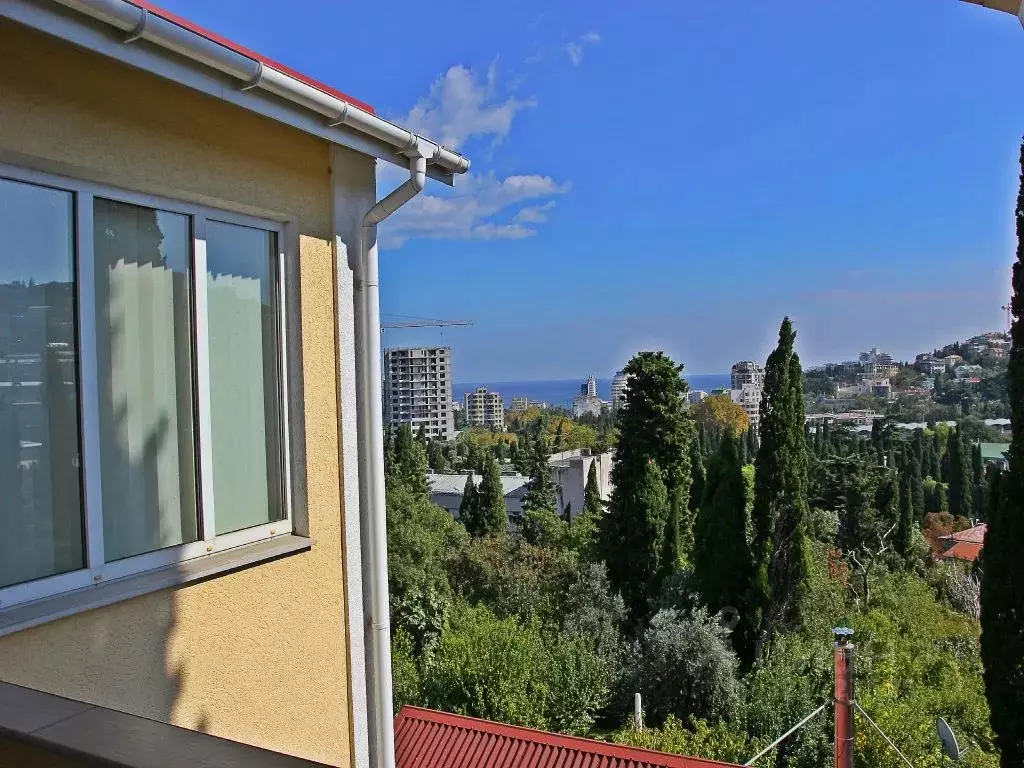 1-к кв. Крым, Ялта ул. Кирова, 96/3 (50.0 м) - Фото 1