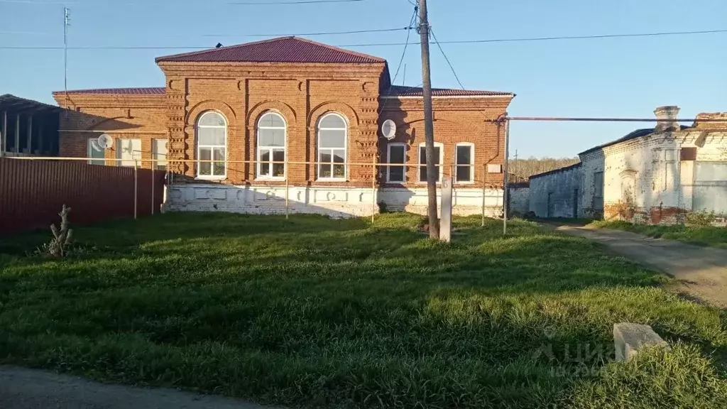 Дом в Свердловская область, Каменский городской округ, с. Клевакинское ... - Фото 0