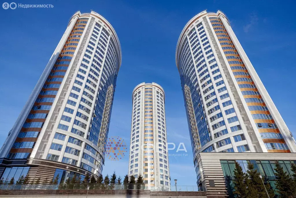 4-комнатная квартира: Новосибирск, улица Сибревкома, 9 (92 м) - Фото 0