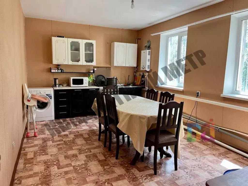 Дом в Калмыкия, Элиста ул. Нефтяников (208 м) - Фото 1
