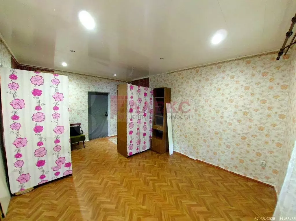 Комната 19 м в 6-к., 2/2 эт. - Фото 0