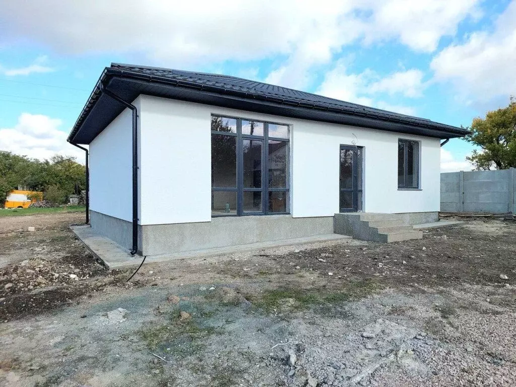 Дом в Крым, Симферопольский район, Трудовское с/пос, с. Строгоновка  ... - Фото 1