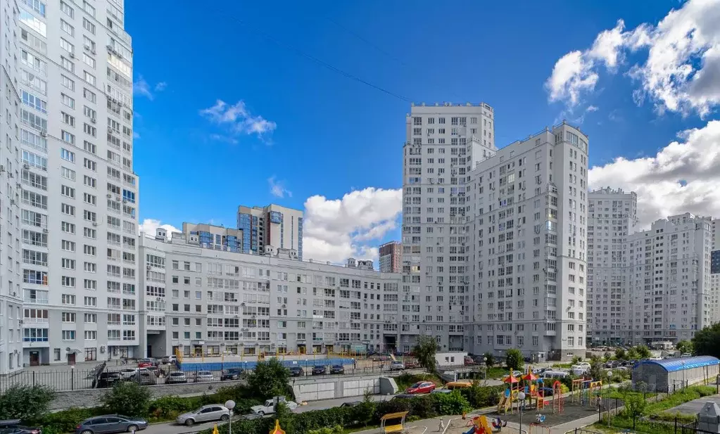 Гараж в Свердловская область, Екатеринбург ул. Татищева, 49 (35 м) - Фото 0