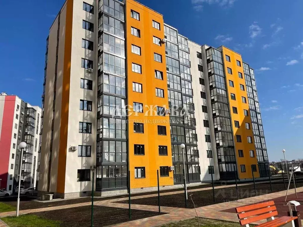 1-к кв. Белгородская область, Старый Оскол Степной мкр, 33В (47.0 м) - Фото 0