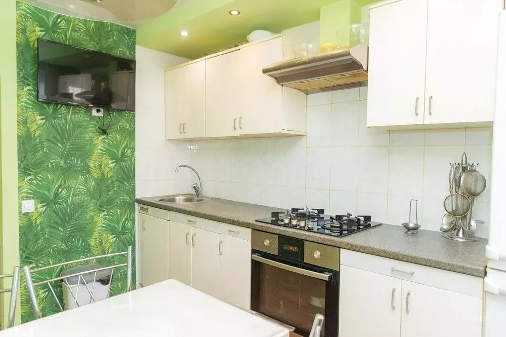 2-к кв. Свердловская область, Екатеринбург ул. Ломоносова, 55 (45.7 м) - Фото 2