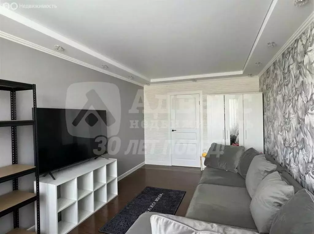 3-комнатная квартира: Тюмень, улица Мельникайте, 128 (67.5 м) - Фото 2