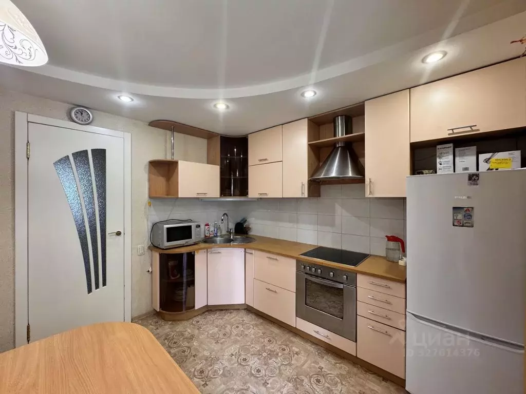 2-к кв. Кировская область, Киров ул. Защитников Отечества, 141 (50.0 ... - Фото 2