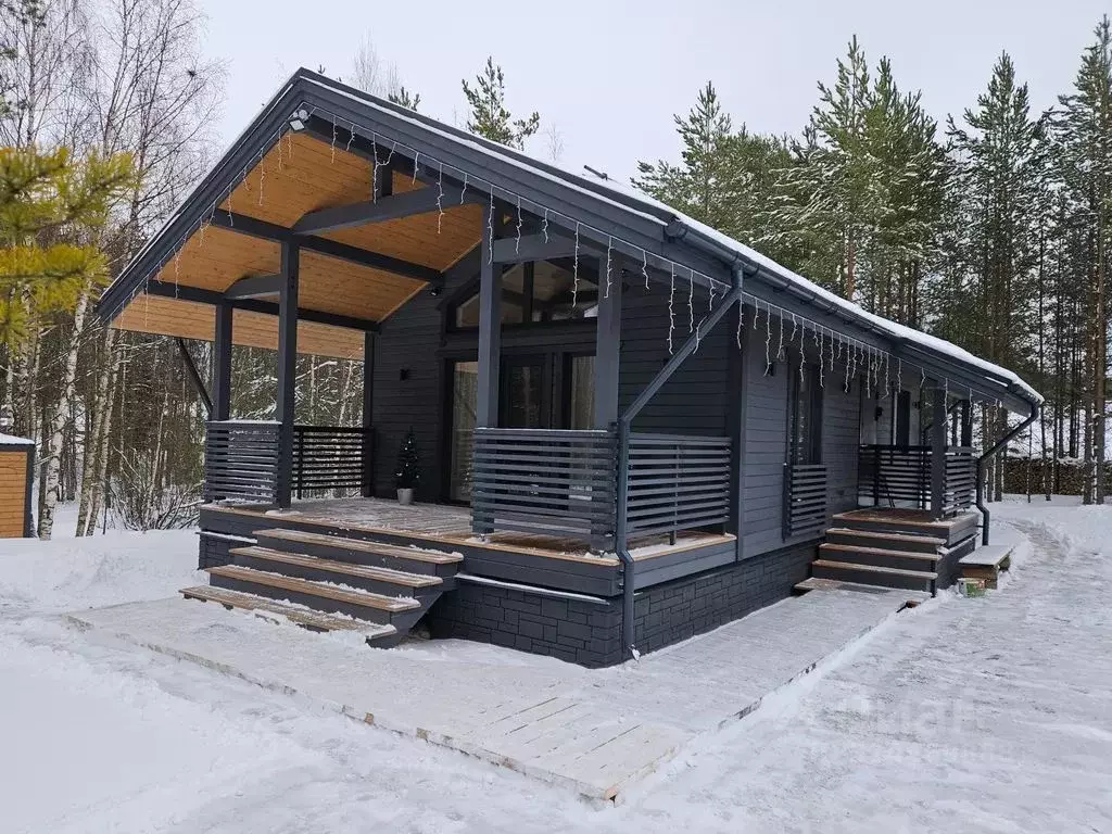 Дом в Карелия, Олонецкий район, Видлицкое с/пос, пос. Устье Видлицы ... - Фото 1
