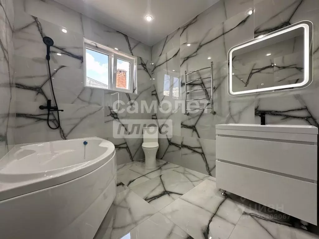 Дом в Краснодарский край, Тимашевск Интернациональная ул., 22 (98 м) - Фото 1