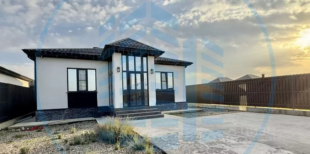 Дом в Ставропольский край, Ессентуки ул. Имени Рыбникова (100 м) - Фото 1